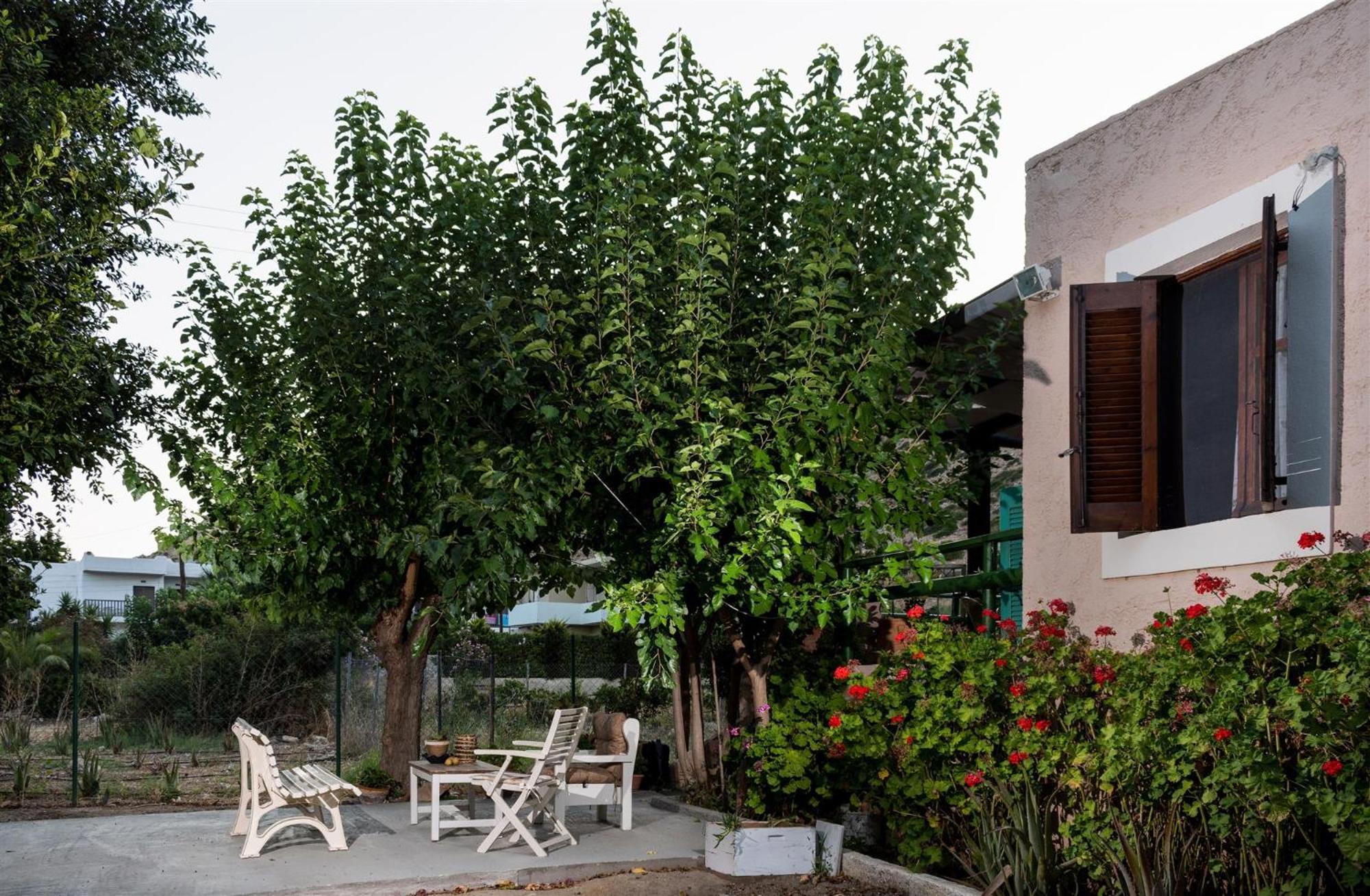Filia Rooms Matala Exterior foto