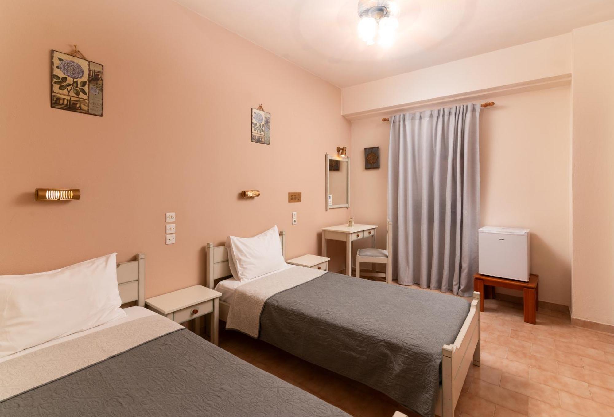 Filia Rooms Matala Exterior foto